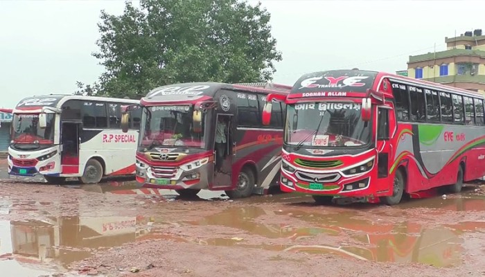 বাস ধর্মঘট বিপাকে উত্তরবঙ্গের যাত্রীরা