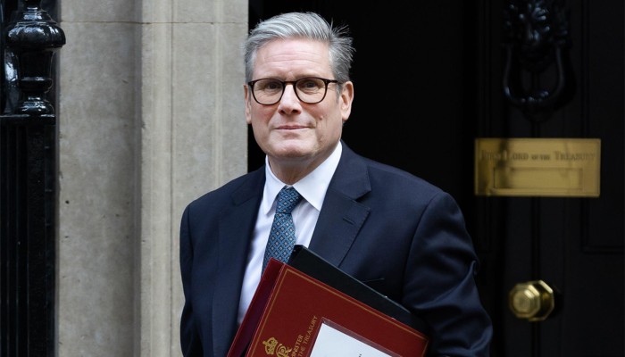 মেধাবীদের ভিসা ফি লাগবে না, নতুন পরিকল্পনা যুক্তরাজ্যের