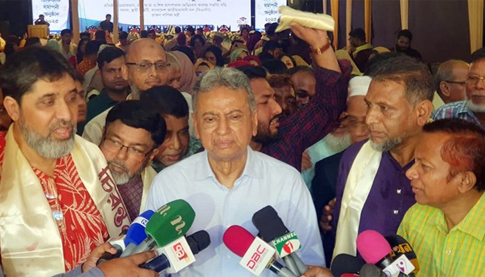 আ.লীগ তাদের ভবিষ্যতকে আরও অনিশ্চিত করে দিচ্ছে : ​আমীর খসরু