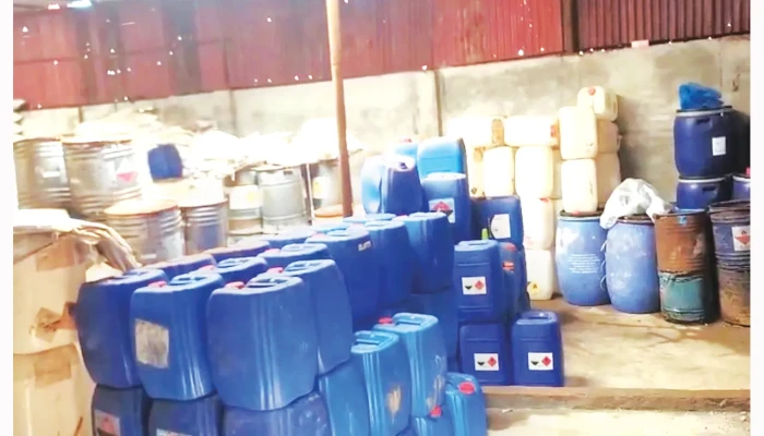 অগ্নি ঝুঁকিতে টঙ্গী : পাঁচ শতাধিক কেমিক্যাল গোডাউন বাড়াচ্ছে আতঙ্ক