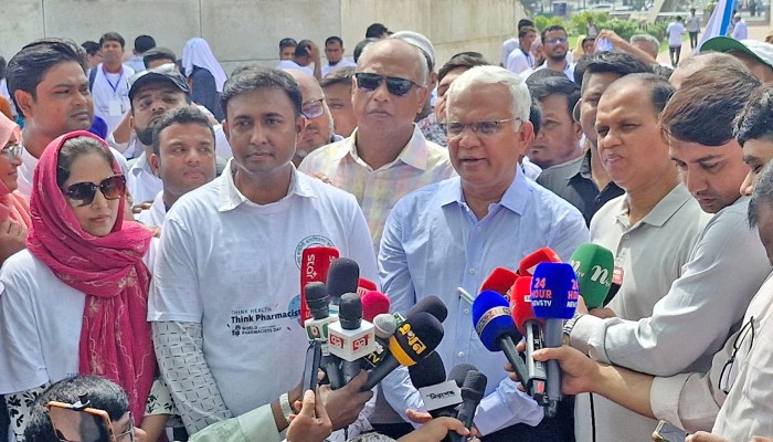 কয়েক সপ্তাহের মধ্যেই দেশে ফিরবেন তারেক রহমান: ডা. জাহিদ