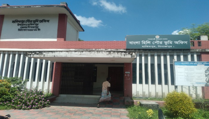 হিলিতে ভুয়া ম্যাজিস্ট্রেটের দাপট