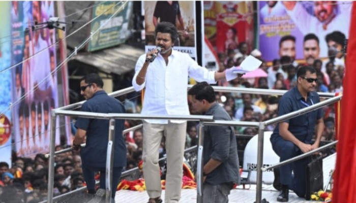 ভারতে থালাপতি বিজয়ের জনসভায় পদদলিত হয়ে নারী-শিশুসহ নিহত ৩১