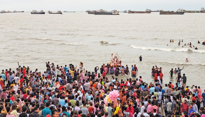 ​চট্টগ্রামে আনুষ্ঠানিকভাবে দেবী দুর্গাকে বিসর্জন