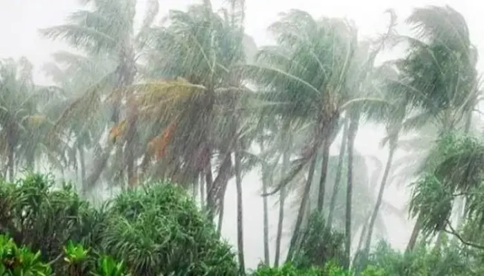 ​অক্টোবরে বজ্রবৃষ্টি, ঘূর্ণিঝড়ের আভাস
