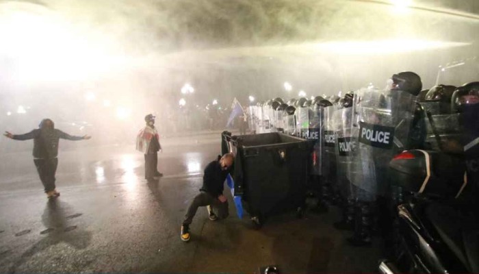 ​এবার বিক্ষোভে উত্তাল ইউরোপের আরেক দেশ