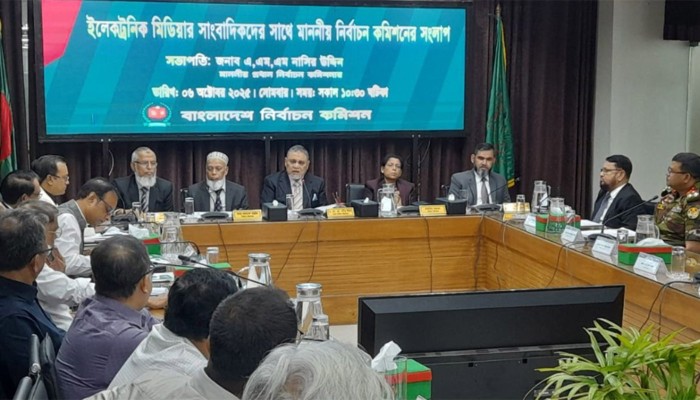 ​এআই দিয়ে মিথ্যা তথ্য ছড়ালে শাস্তির প্রস্তাব ইসির