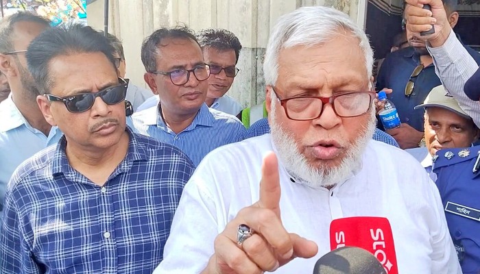 ১২ কর্মকর্তাকে ব্রাহ্মণবাড়িয়ায় অফিস করার নির্দেশ উপদেষ্টার