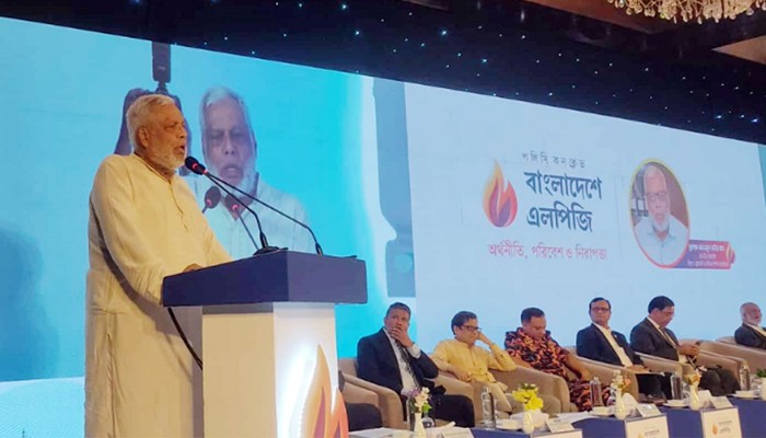 ​এলপিজি সিলিন্ডার ১ হাজার টাকার মধ্যে হওয়া উচিত: জ্বালানি উপদেষ্টা