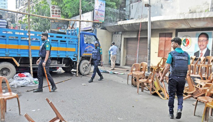কাকরাইলে পুলিশের বাধায় পণ্ড জাতীয় পার্টির সমাবেশ