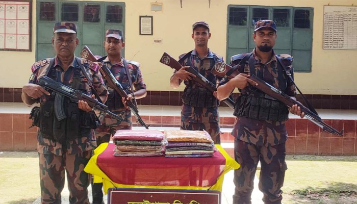 ​সাতক্ষীরা সীমান্তে বিজিবির অভিযান, ভারতীয় মালামাল জব্দ