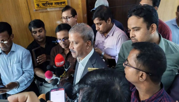 ​ফেব্রুয়ারিতেই নির্বাচন, কোনো চিন্তা নেই : আইন উপদেষ্টা