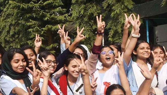 জিপিএ ও পাসের হারে এগিয়ে মেয়েরা