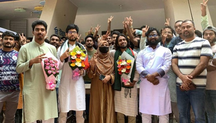 ​রাকসুর ২৩ পদের ২০টিতে শিবিরের জয়