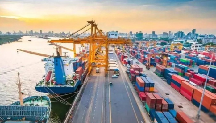 চট্টগ্রাম বন্দরে ১২০০ টন পণ্য নিয়ে জাহাজডুবি