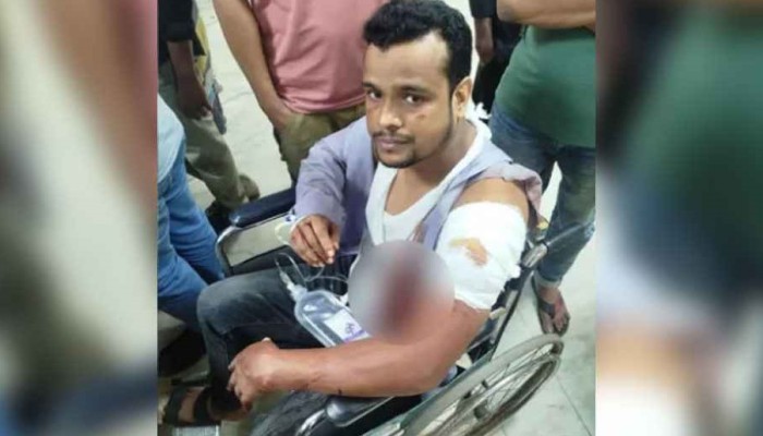 ​ঢাকায় পুলিশকে ছুরি মেরে ফোন ছিনতাই