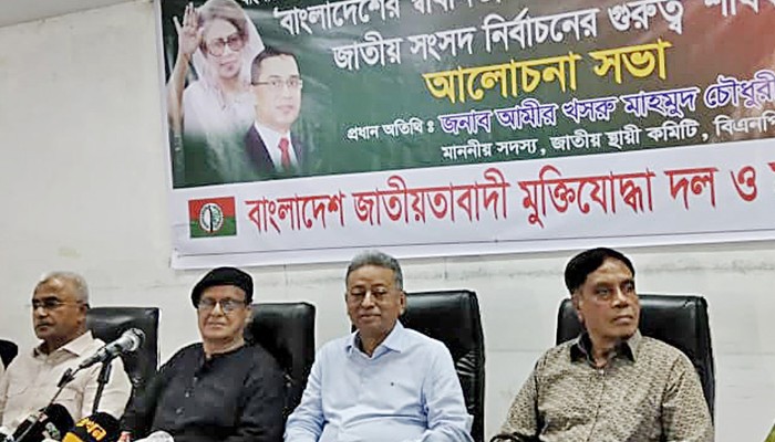 ​অন্তর্বর্তী সরকারকে তত্ত্বাবধায়কের মুডে যেতে হবে: আমীর খসরু