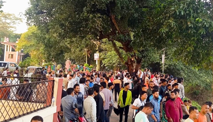 ​কাঞ্চনজঙ্ঘা দেখতে তেঁতুলিয়ায় পর্যটকদের ভিড়