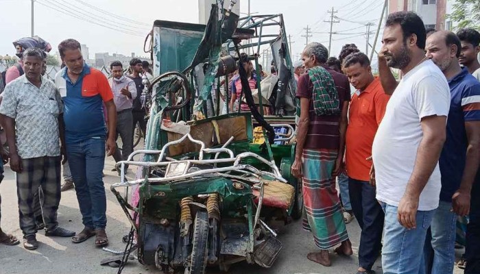 ​জামালপুরে কাভার্ডভ্যান-ইজিবাইক সংঘর্ষে নিহত ৪