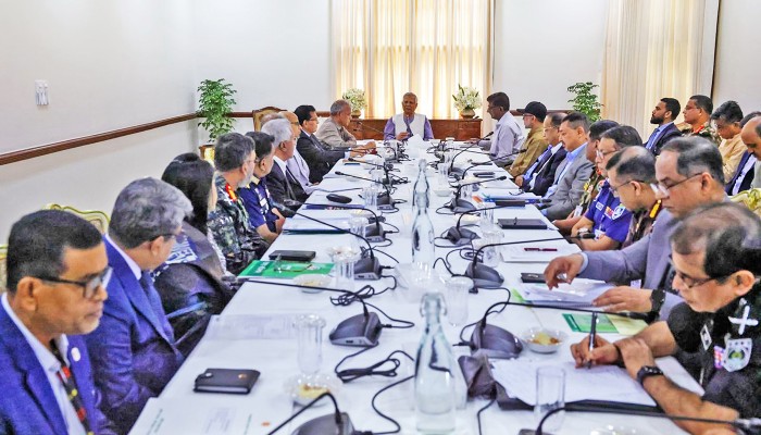 ​নির্বাচন প্রস্তুতি নিয়ে প্রধান উপদেষ্টার সভাপতিত্বে উচ্চপর্যায়ের বৈঠক