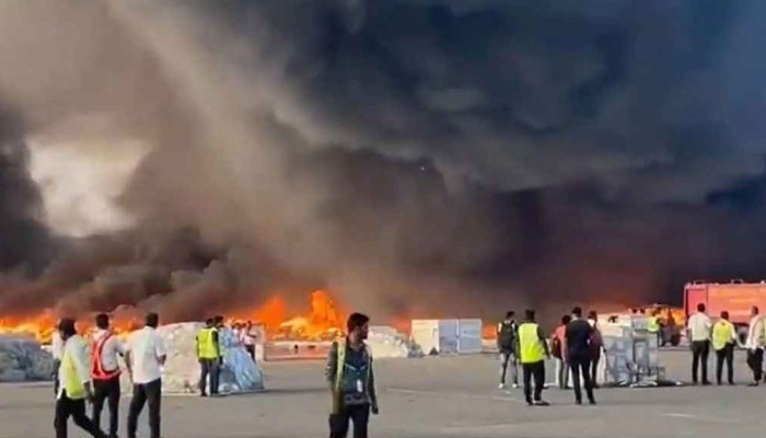 ​শাহজালালে অগ্নিকাণ্ডে হার্ডওয়্যার খাতে ক্ষতি প্রায় ৩৫ কোটি টাকা