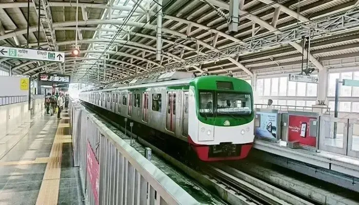 ​৩০ মিনিট বন্ধ থাকার পর চালু হলো মেট্রোরেল