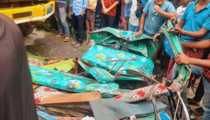 দেশজুড়ে রক্তাক্ত সড়ক: একদিনে নিহত ১৫