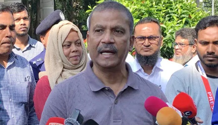 ​নির্বাচন বিষয়ে প্রশ্নের জবাব দিলেন না উপদেষ্টা আসিফ নজরুল