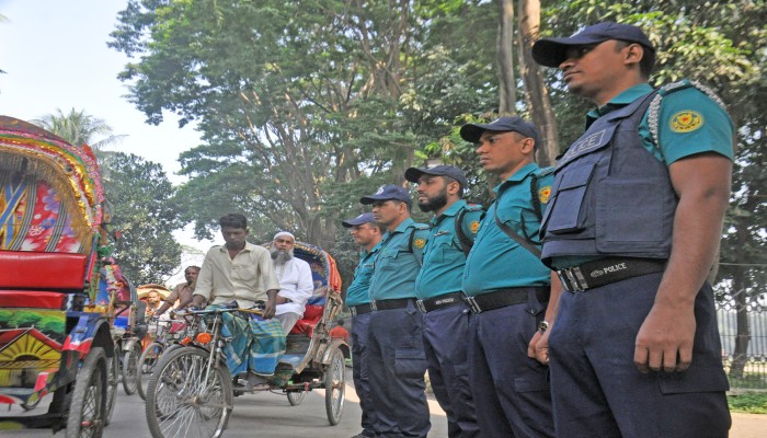 রাজধানীতে বাড়ছে নিরাপত্তা শঙ্কা