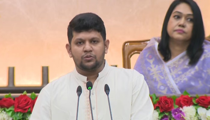 বিটিভি যেন কোনো রাজনৈতিক শক্তির স্বার্থের হাতিয়ার না হয়ে ওঠে:  উপদেষ্টা