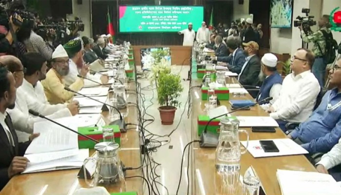 ইসির সঙ্গে সংলাপে ছয় রাজনৈতিক দল