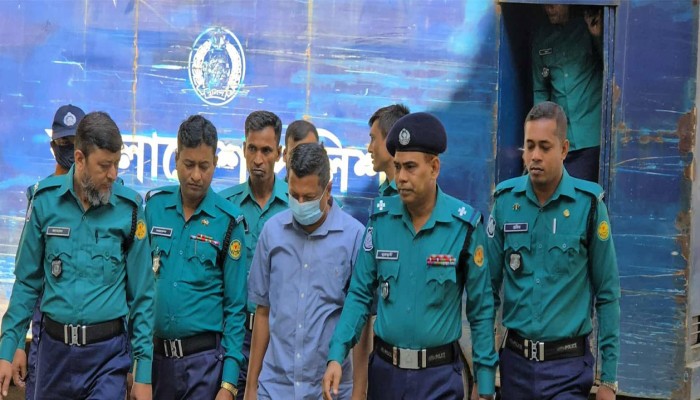 ট্রাইব্যুনালে আনা হয়েছে সাবেক আইজিপি মামুনকে