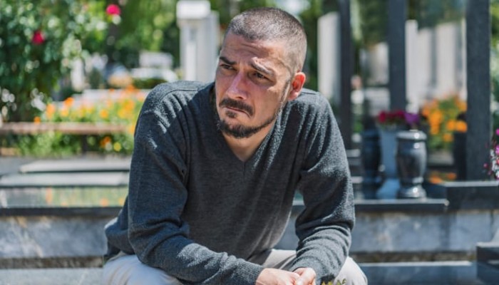 সমাজ পুরুষকে শিখিয়েছে ‘কান্না করা যাবে না’