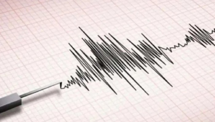 প্রবল ভূমিকম্পে কেঁপে উঠলো কলকাতা