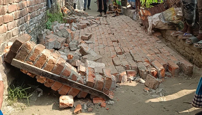 ভূমিকম্পে দেয়াল ধসে নবজাতকের মৃত্যু