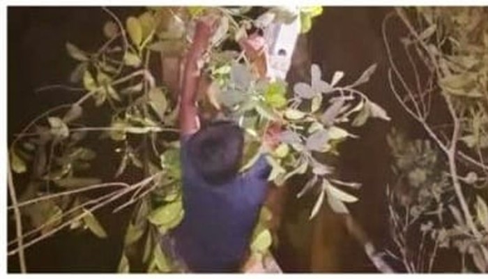 ​কলাপাড়ায় বিদুৎস্পৃষ্ট হয়ে মোটরসাইকেল চালকের মৃত্যু