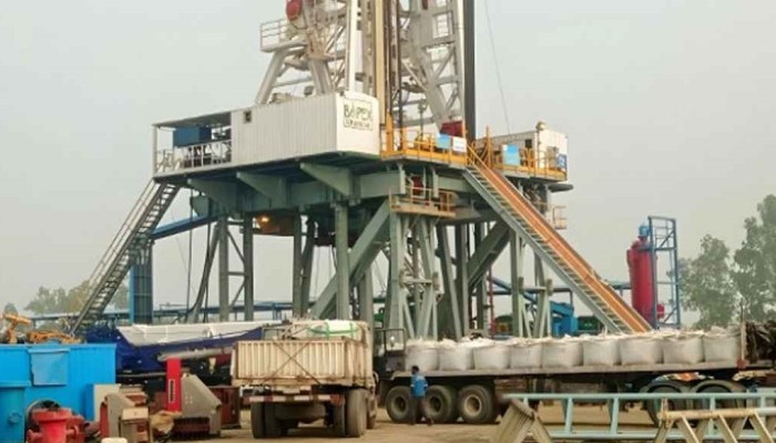 গ্যাস কূপ খনন ও ভূতাত্ত্বিক জরিপ কাজ স্থগিত