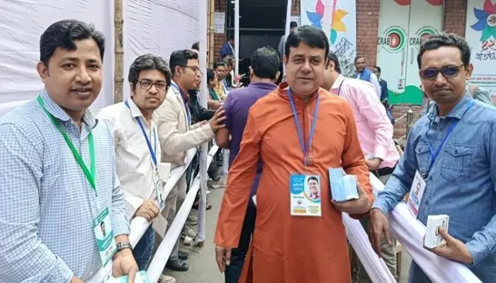 ​উৎসবমুখর পরিবেশে ডিআরইউয়ের ভোটগ্রহণ চলছে