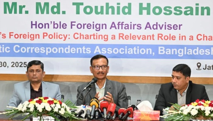 তারেক রহমানের দেশে ফেরায় নিষেধাজ্ঞা নেই : পররাষ্ট্র উপদেষ্টা