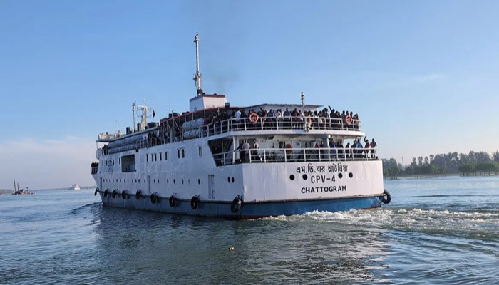 মৌসুমের প্রথম যাত্রায় সেন্টমার্টিনের পথে ১২শ পর্যটক