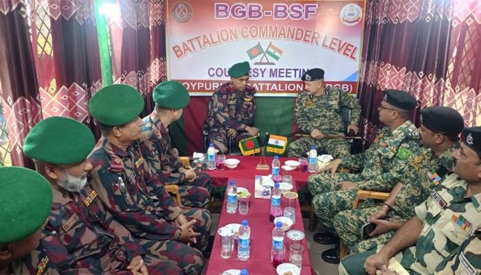 ​হিলি সীমান্তে বিজিবি-বিএসএফ বৈঠক