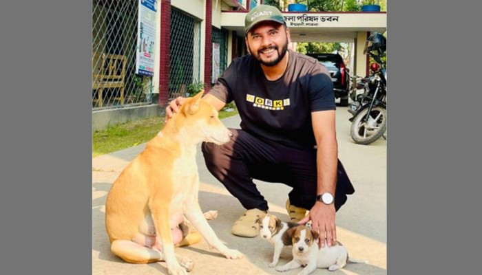 ​আট ছানা হারানো মা কুকুর পেলো নতুন দুই ছানা