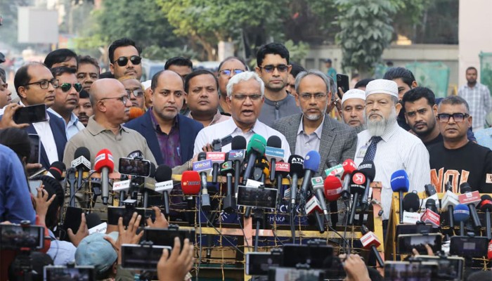 খালেদা জিয়াকে মধ্যরাতের পরে অথবা ভোরে লন্ডনে নেওয়া হবে