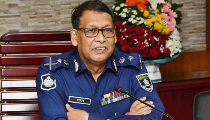 ​২৪ ঘণ্টার মধ্যে আইজিপিকে অপসারণে আইনি নোটিশ