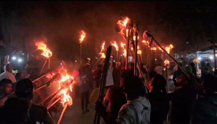 ​মনোনয়ন প্রত্যাখ্যান, মির্জা ফখরুলের কুশপুত্তলিকায় আগুন