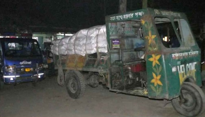 কুড়িগ্রামে ৪ হাজার কেজি সার আটক