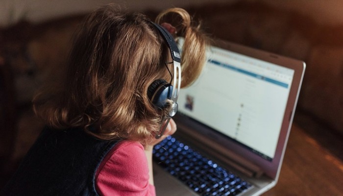 ​অনলাইন প্লাটফর্ম : মারাত্মক ঝুঁকিতে ২৩ শতাংশ শিশু