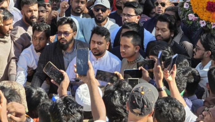 কিছু বুদ্ধিজীবী জুলাই গণহত্যার পক্ষে সম্মতি তৈরি করছে: নাহিদ