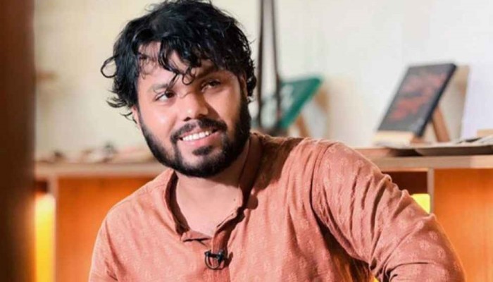 হাদির মাথায় রক্তনালিতে আটকে আছে গুলির অংশ