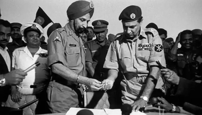 সেদিন কী ঘটেছিলো ক্যান্টনমেন্টের ভেতরে-বাইরে